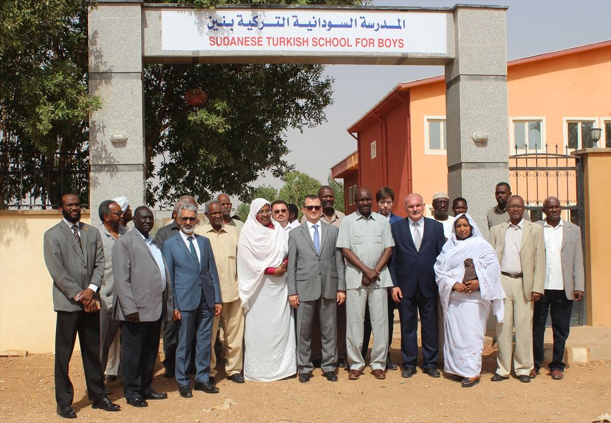 Sudan'daki FETÖ okulları devredildi