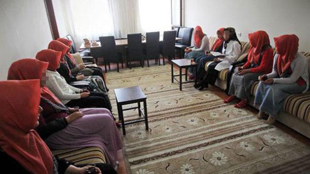 Kızını FETÖ kataloğuna sokup generalin oğluyla evlendirdi