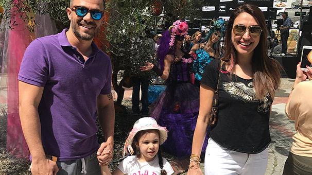 Zuhal Topal ailesiyle karnavala katıldı
