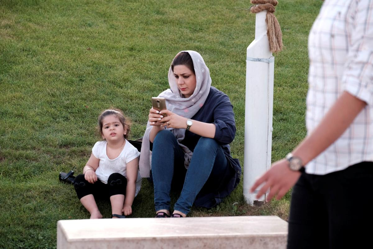 Tahran'da parklarda ücretsiz internet
