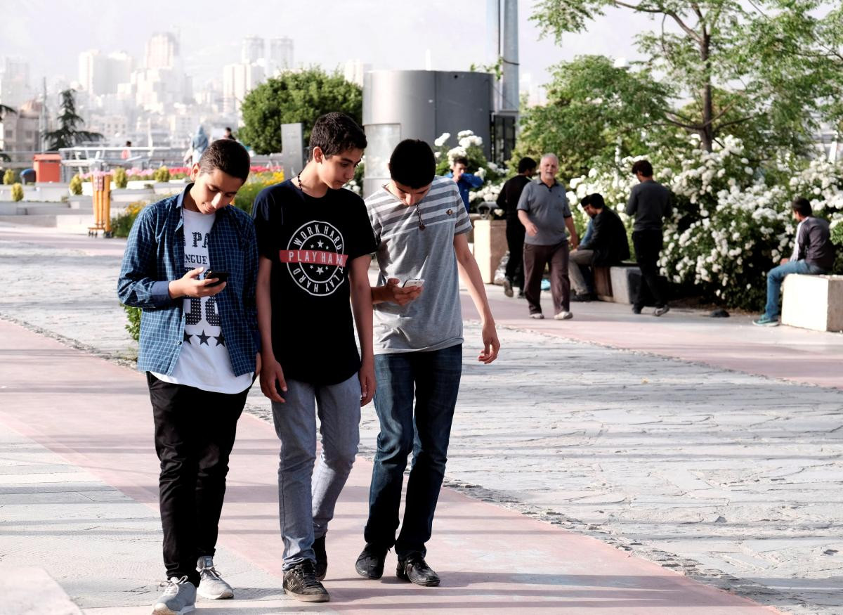 Tahran'da parklarda ücretsiz internet