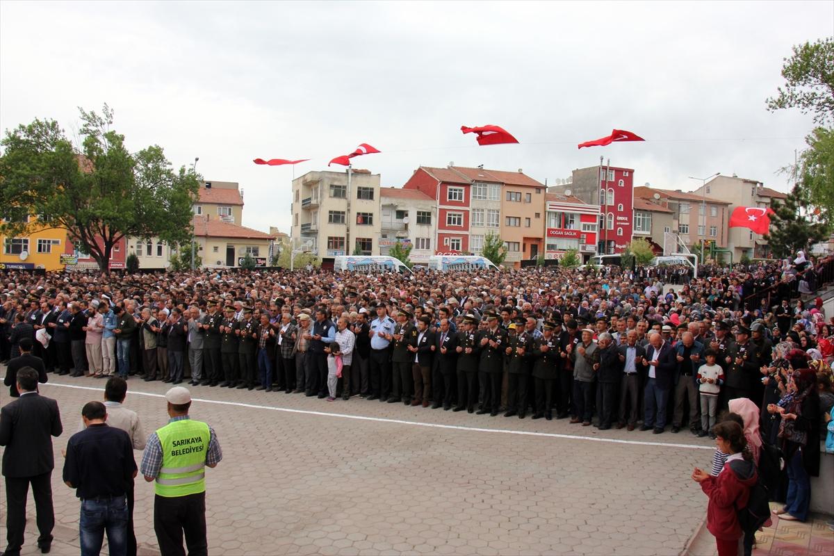 Şehit oğlunun cenaze namazını kıldıran babadan teröre tepki