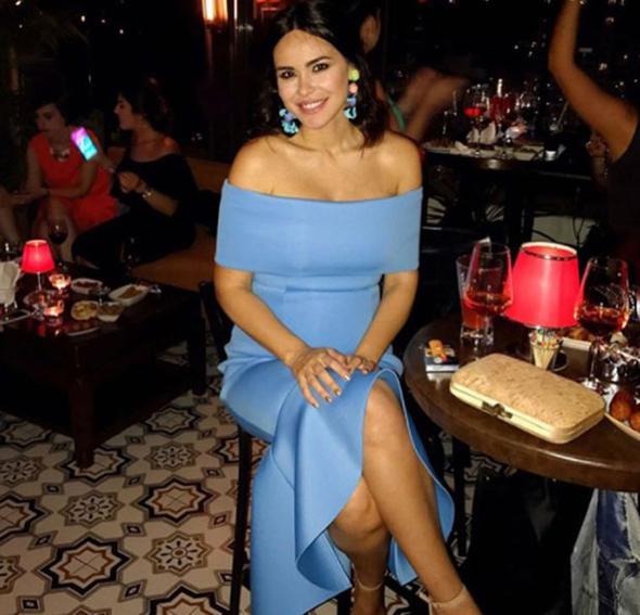 Zeynep Demirel'in karnı gözüktü