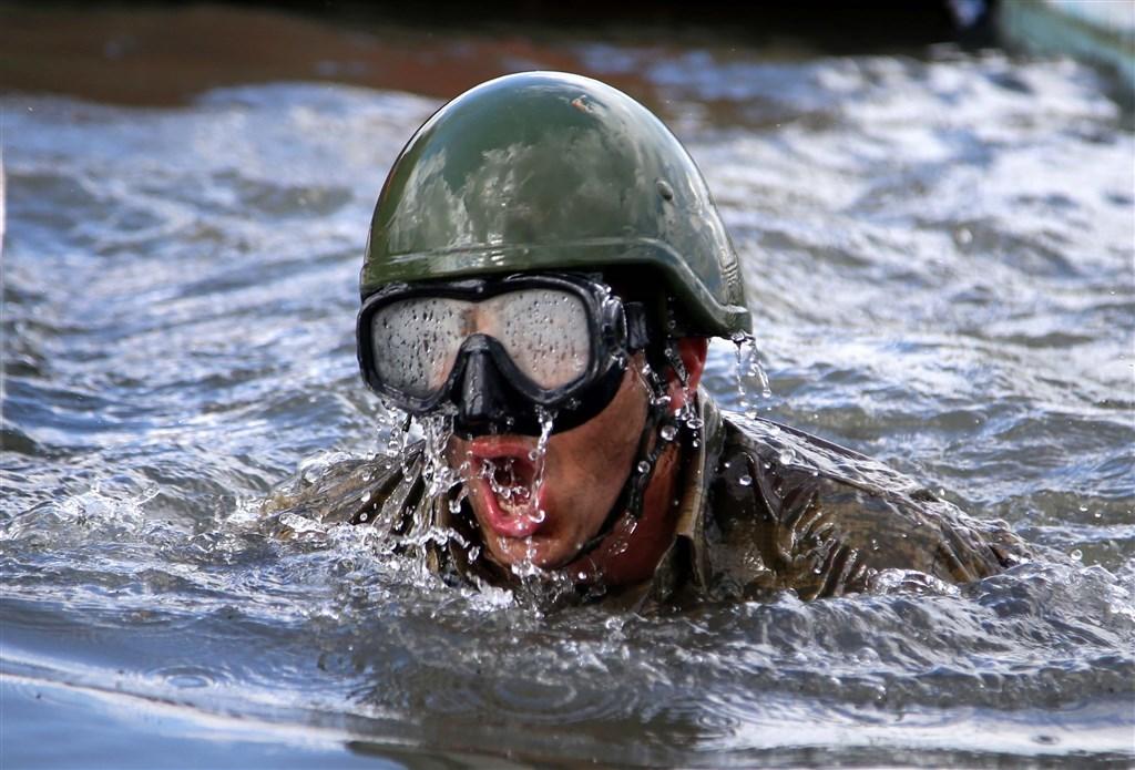 Komandoların zorlu askeri eğitimleri