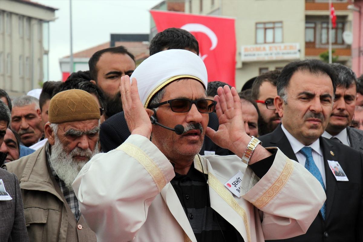 Şehit oğlunun cenaze namazını kıldıran babadan teröre tepki