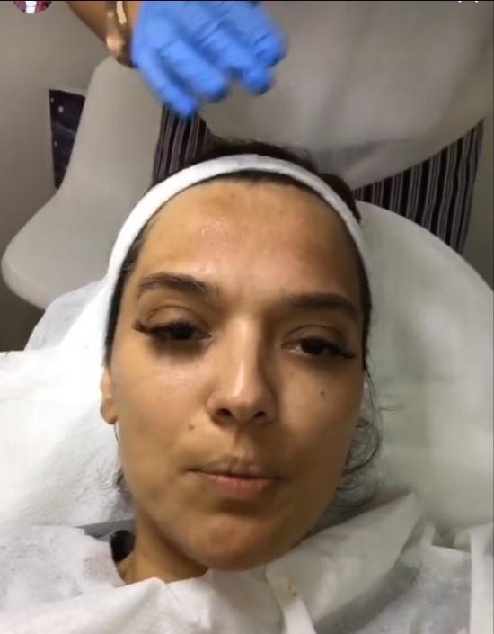 Demet Akalın güzellik merkezinde