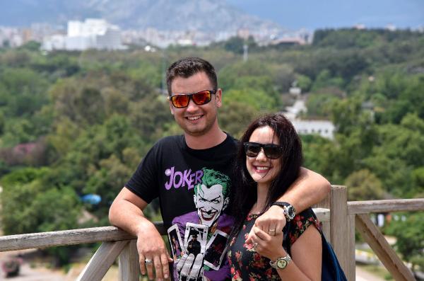 Gelin ve damat mutluluğa uçtu