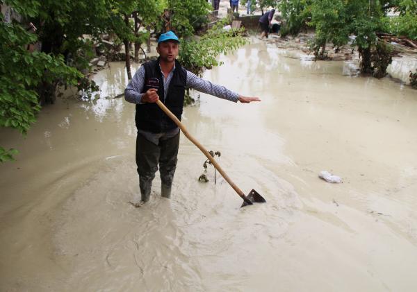 Burdur'da sağanak sele neden oldu