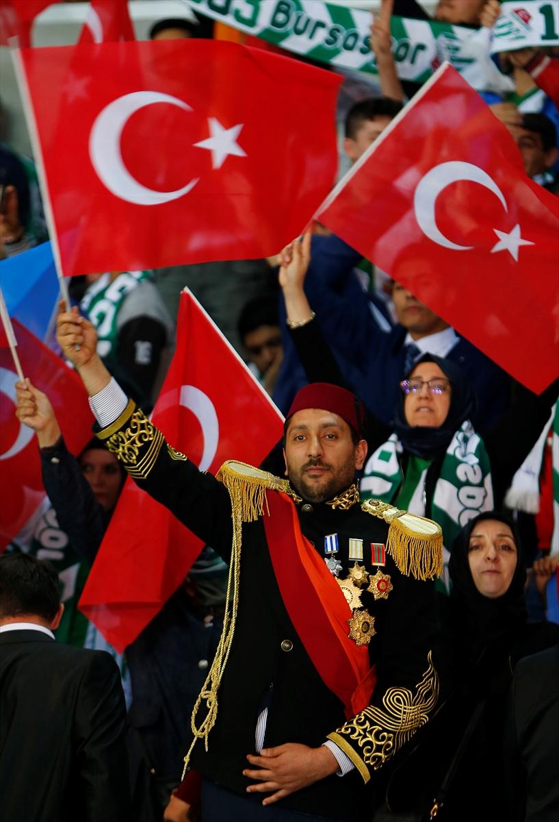 AK Parti kongresinde FETÖ, PKK ve DEAŞ karşıtı sloganlar