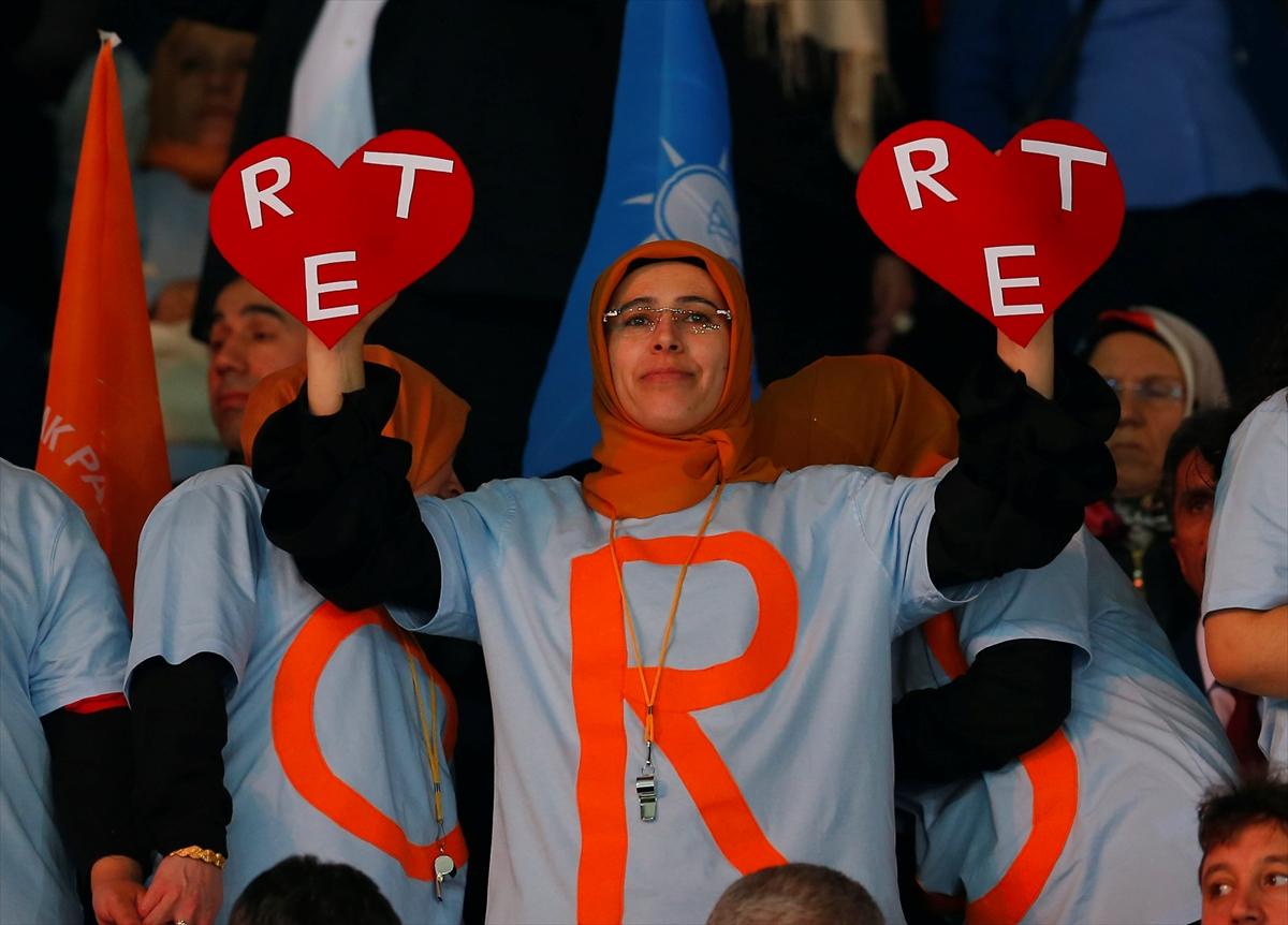 AK Parti kongresinde FETÖ, PKK ve DEAŞ karşıtı sloganlar