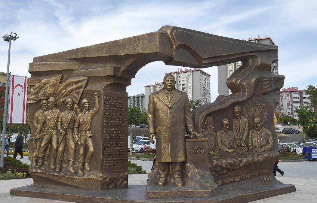 CHP'nin heykelini diktiği Türk düşmanı başpiskopos