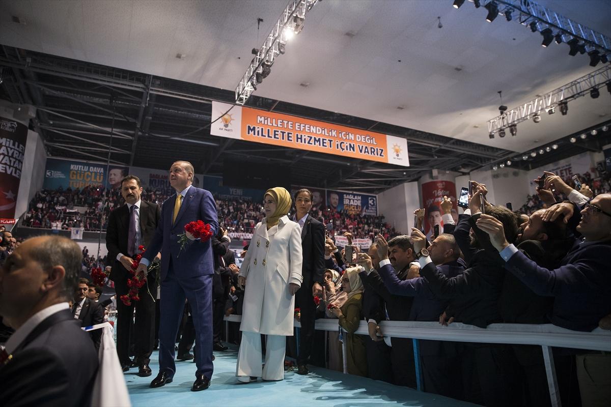 AK Parti kongresinde FETÖ, PKK ve DEAŞ karşıtı sloganlar