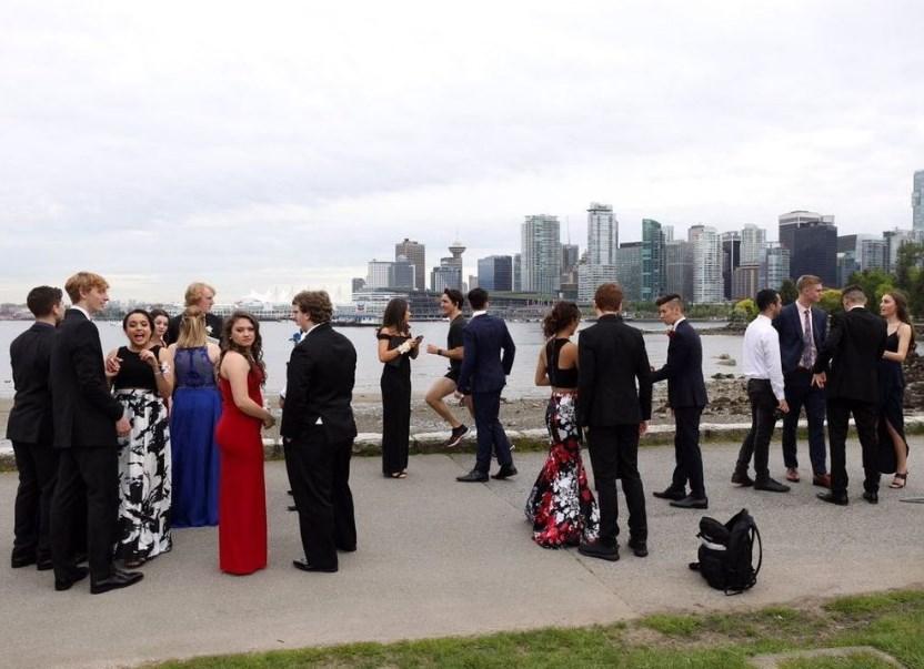 Kanada Başbakanı mezuniyet fotoğrafına sızdı