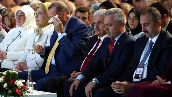Erdoğan gözyaşlarına boğuldu