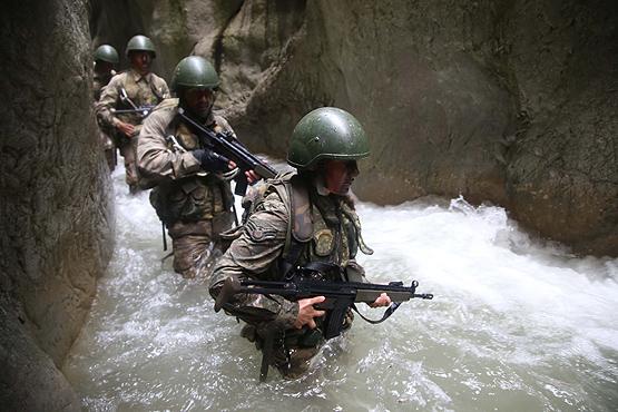 Arzu Astsubay 'komando brövesi' için zorlu eğitimde