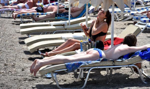 Marmaris'te sahiller hareketlendi