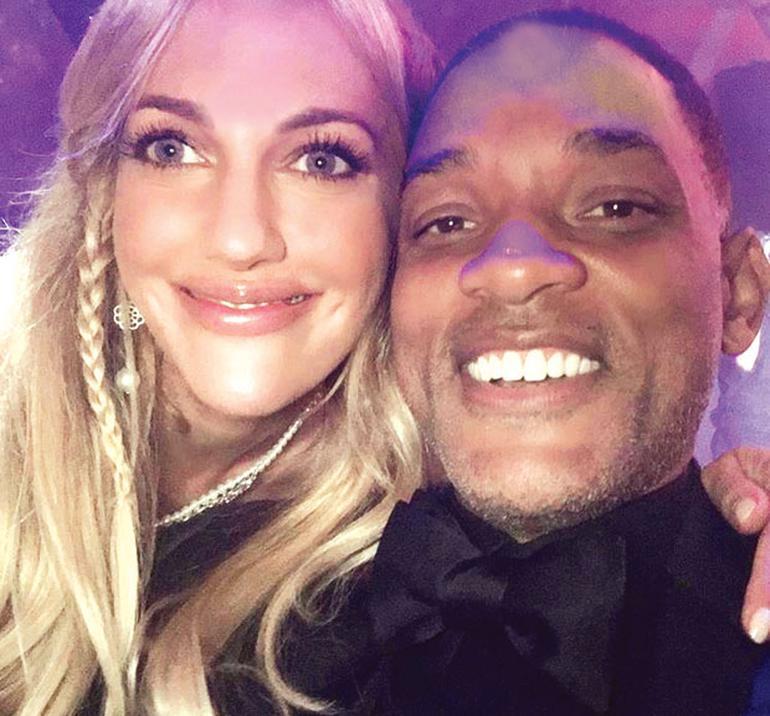 Meryem Uzerli dünya yıldızlarıyla poz verdi