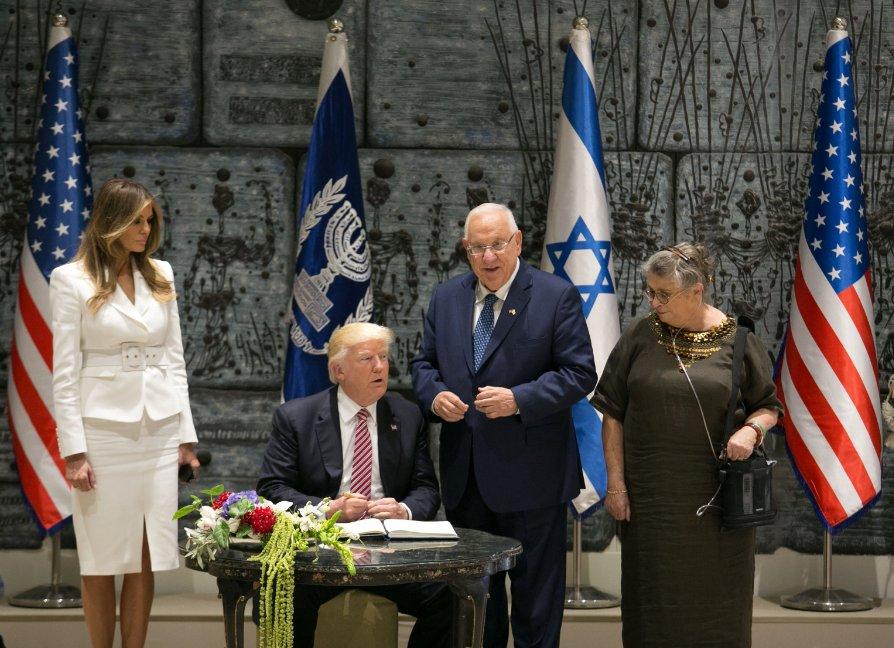 Trump: İran teröristleri desteklemeyi bırakmalı