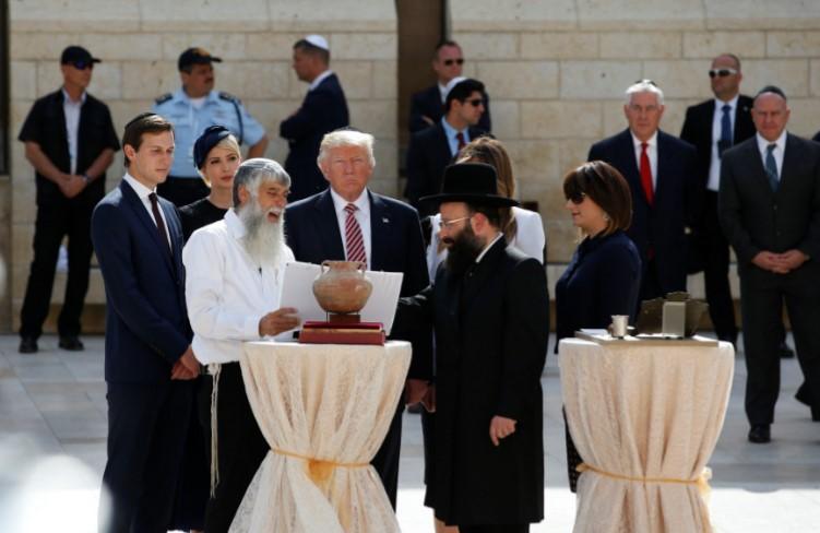 Trump Ağlama Duvarı'nda