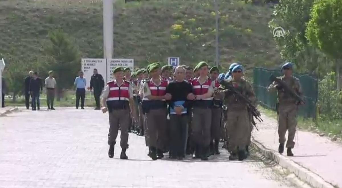 Darbeciler hakim karşısına çıkıyor