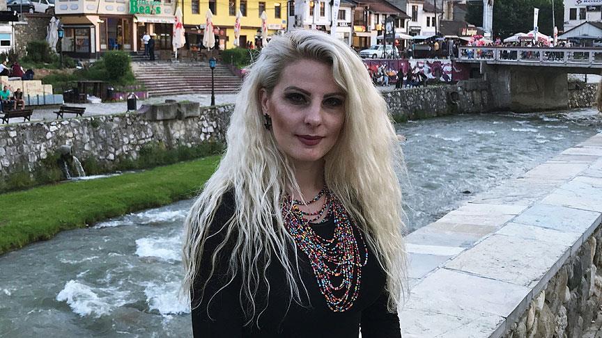 Boşnak vekil çocuklarının kaydını FETÖ okullarından sildi