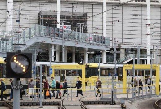 Manchester'daki saldırının tanığı istasyon yeniden açıldı