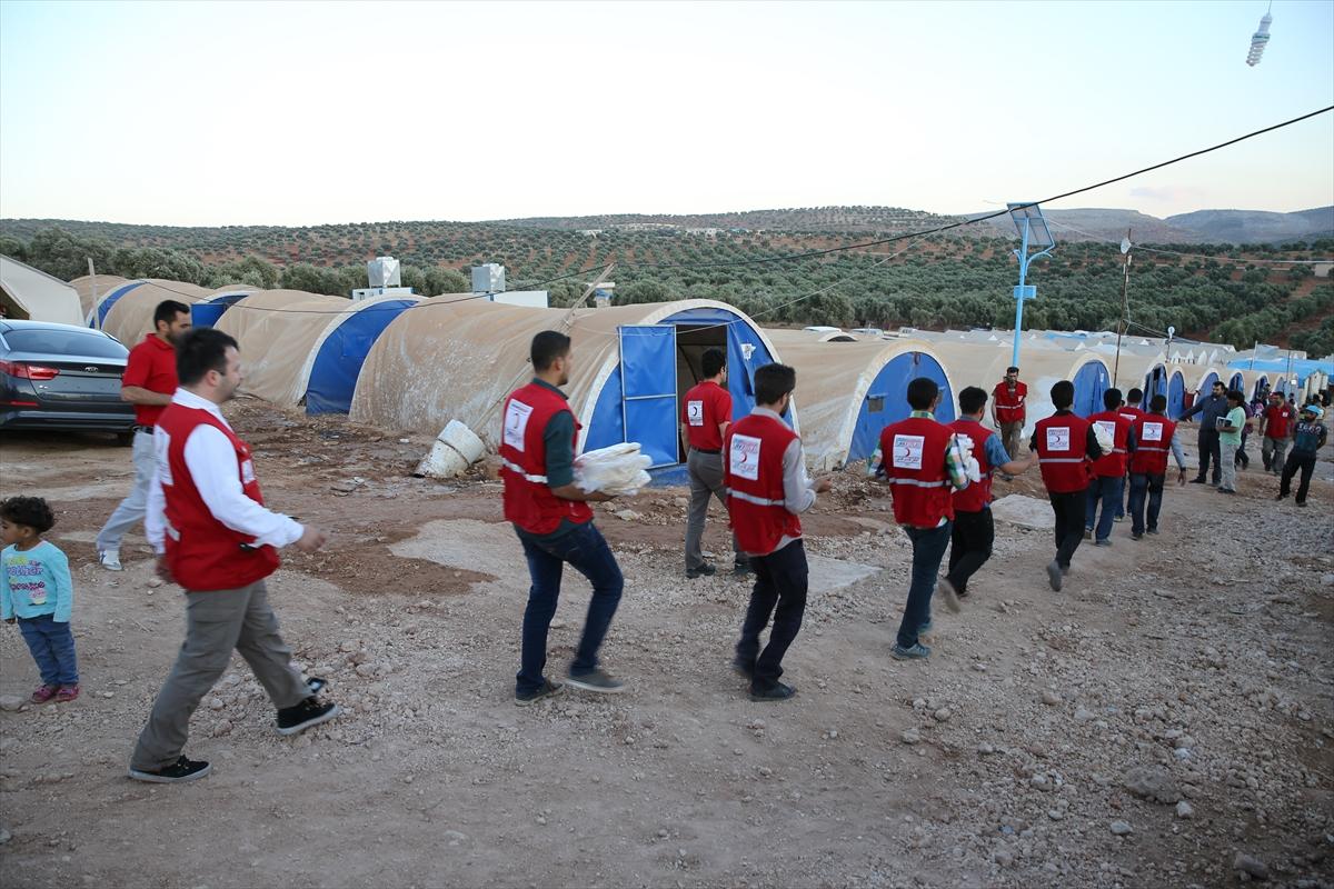 Türk Kızılayı Başkanı Kınık iftarını İdlib'de yaptı