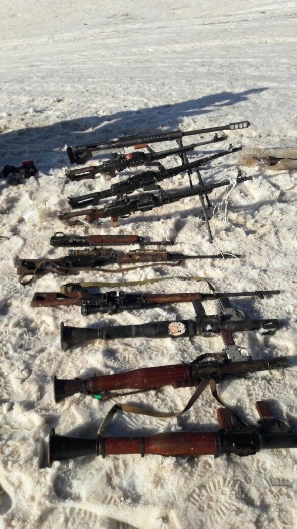 İkiyaka dağlarında teröristlerin silah deposu bulundu