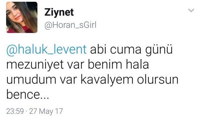 Haluk Levent takipçisinin mezuniyetinde kavalyesi oldu