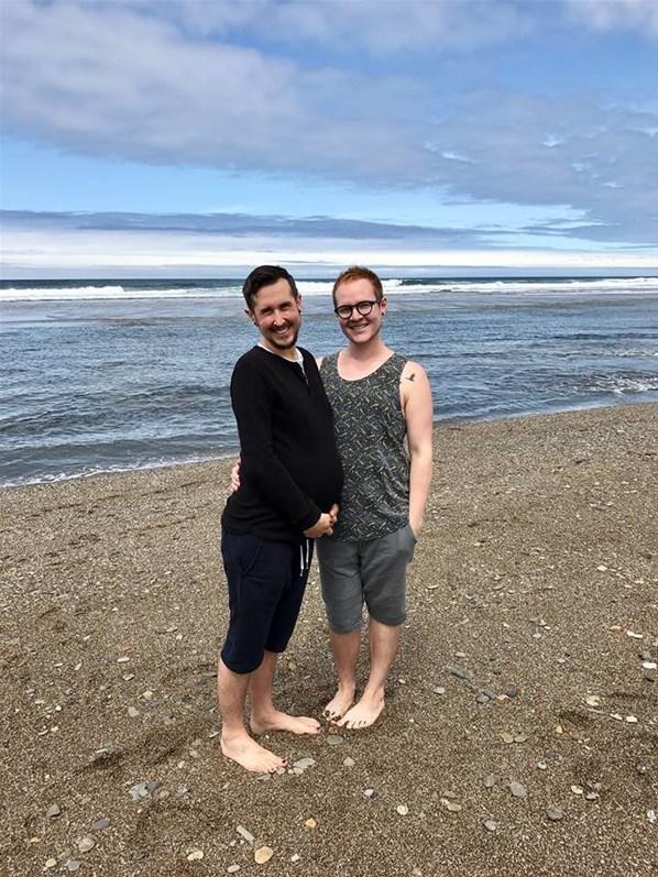 Hamile baba, bu yaz doğuracak