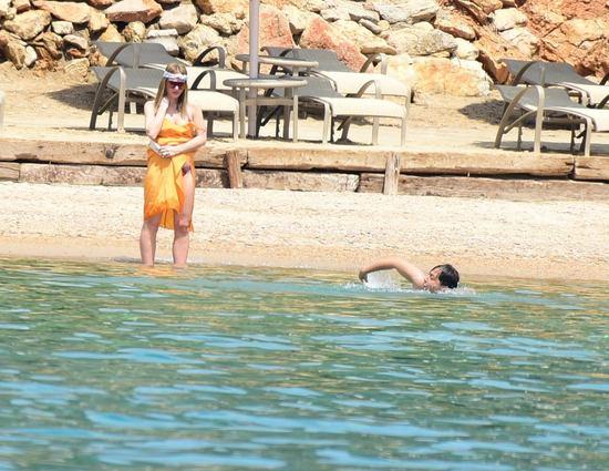 Gülşen bebeği Azur'la tatilde