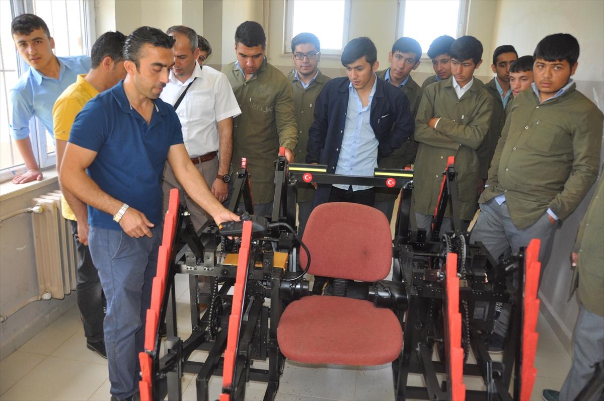 Liseli gençler 'mayın arama robotu' yaptı