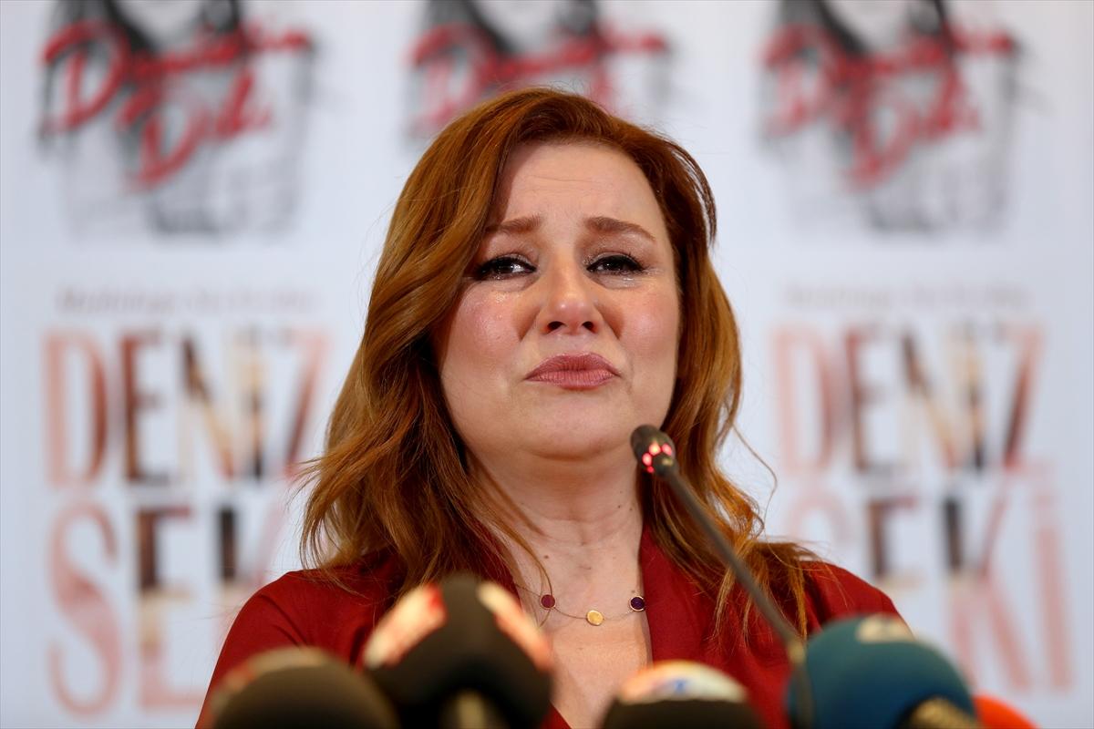 Deniz Seki basın toplantısında reklam yaptı