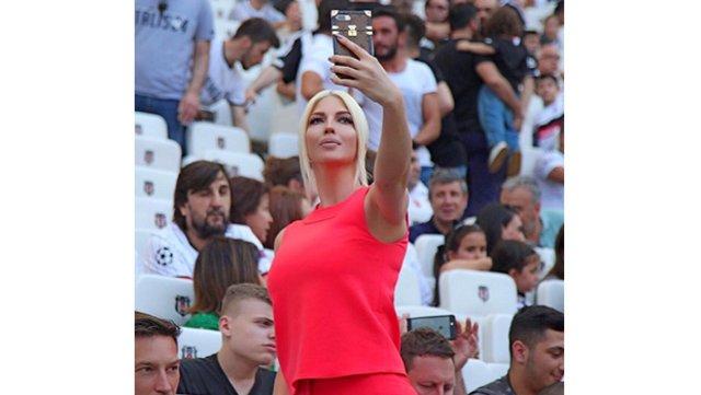 Beşiktaş'ın bonkör yengesi Jelena Karleusa