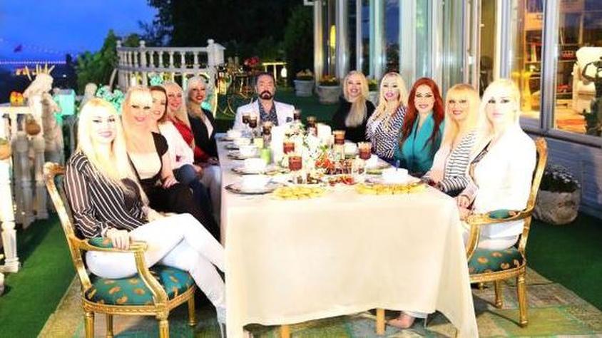Adnan Oktar'ın iftar sofrası