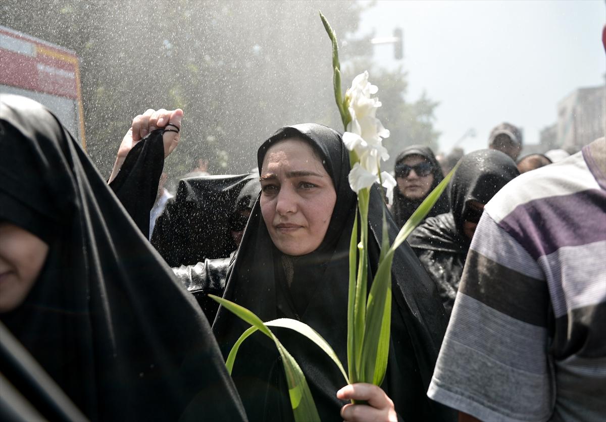 İran'da 'Suudi Arabistan'a ölüm' sloganları atıldı