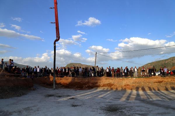 Etçi Nusret'ten Erzurum'daki köyüne külliye