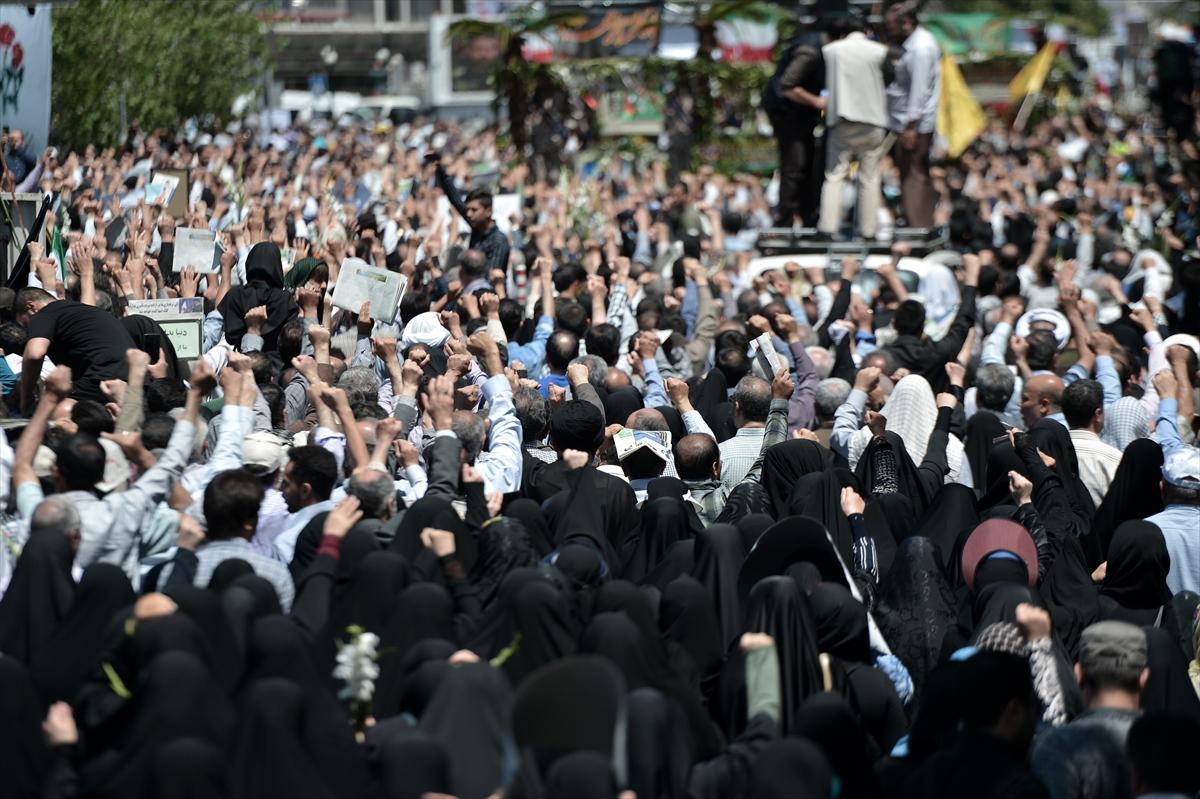 İran'da 'Suudi Arabistan'a ölüm' sloganları atıldı