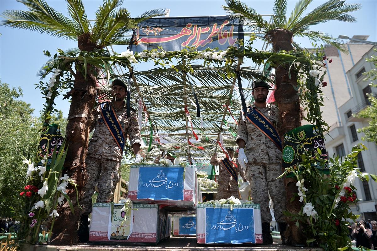 İran'da 'Suudi Arabistan'a ölüm' sloganları atıldı