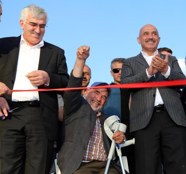 Etçi Nusret'ten Erzurum'daki köyüne külliye