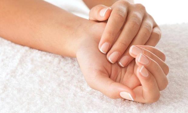 Tırnaklardaki beyaz lekenin nedeni ve çözümü