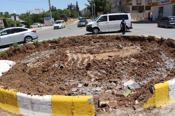Mardin'de kayyum Uğur Kaymaz'ın heykelini kaldırdı