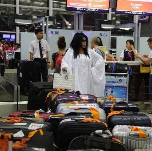 Bülent Ersoy 61 bavulla döndü