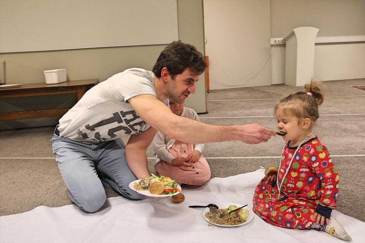 Balıkesirli Erkoç 22 saat oruç tutuyor