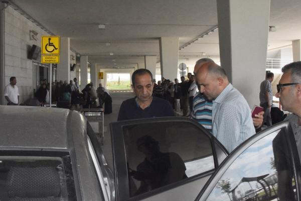 Vatandaşlıktan çıkarılmamak için yurda dönen 2 FETÖ'cü