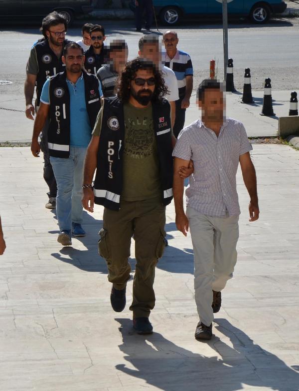 Milas'ta 5 öğretmen FETÖ'den gözaltında