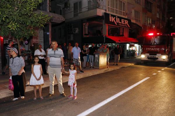 Antalya'da havai fişek deposunda yangın