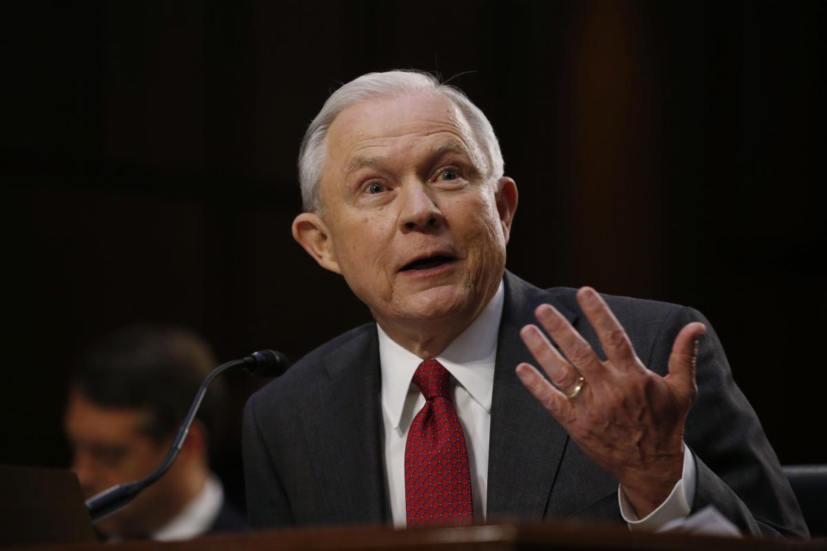 Sessions Rusya iddialarını reddetti