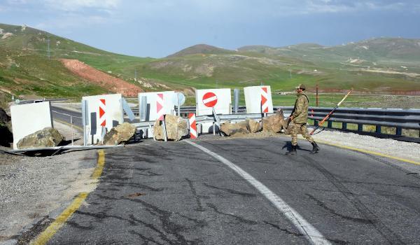 Tendürek'te eller tetikte