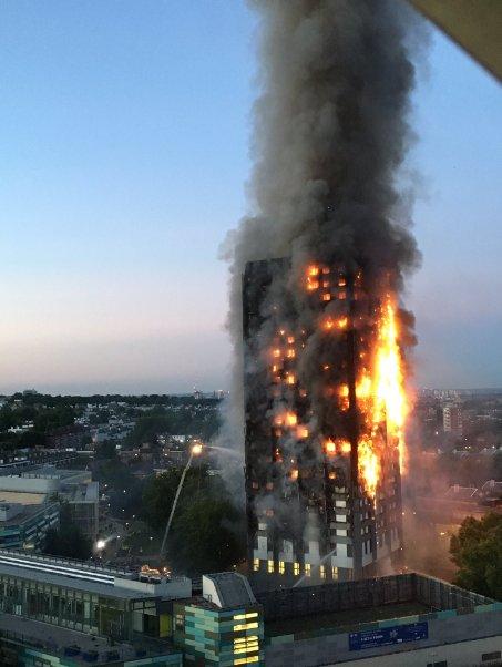 Londra'daki yangında ölenlerin sayısı yükseldi